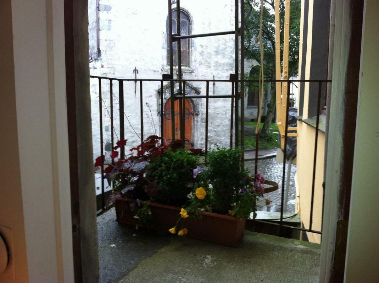 Central Location In The Heart Of Historic Bergen Luaran gambar