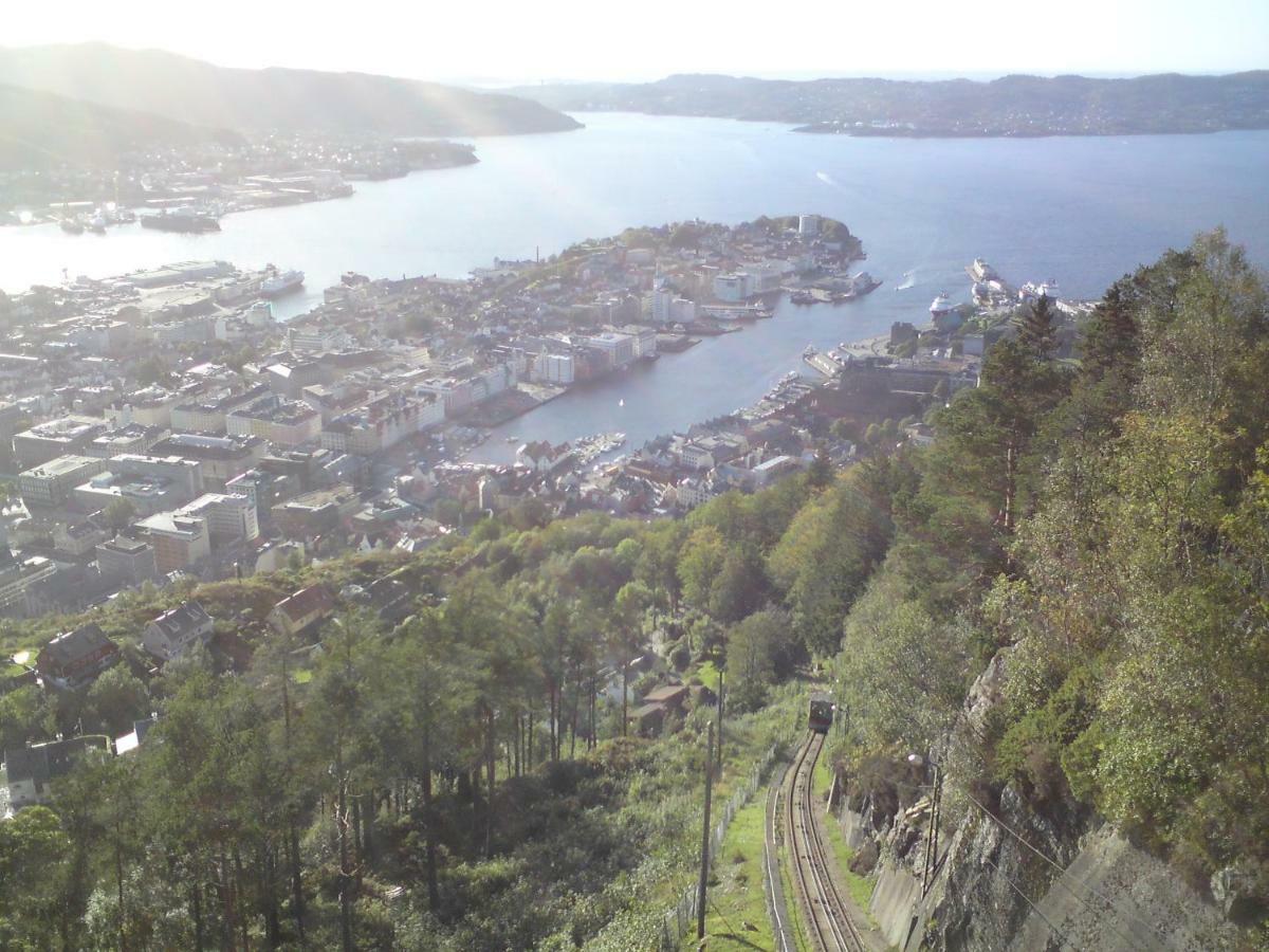 Central Location In The Heart Of Historic Bergen Luaran gambar