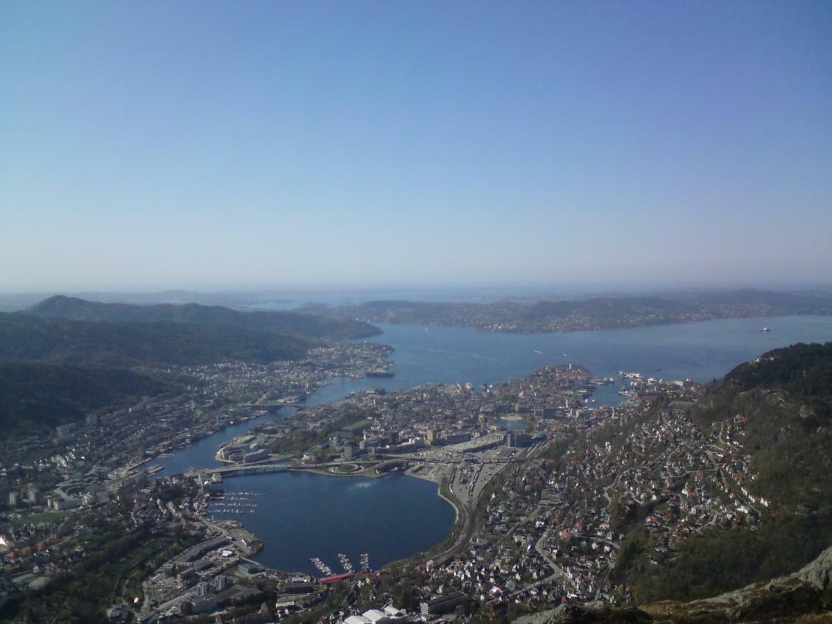 Central Location In The Heart Of Historic Bergen Luaran gambar