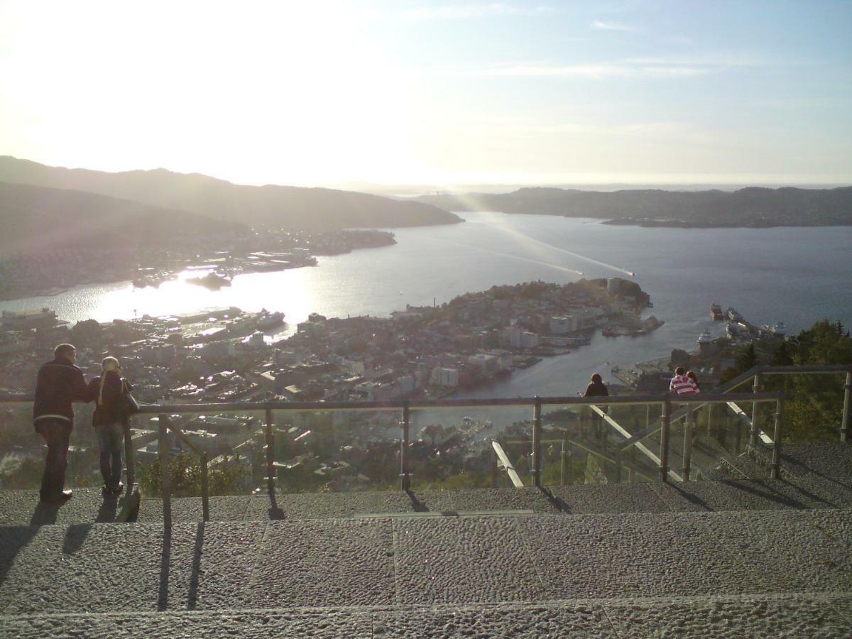 Central Location In The Heart Of Historic Bergen Luaran gambar